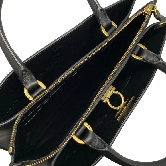 Auth Salvatore Ferragamo Gancini DH-21H995 Black Leather Handbag - Picture 15 of 16